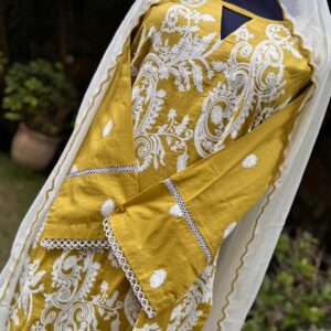 Avocado Green with White Bareeze