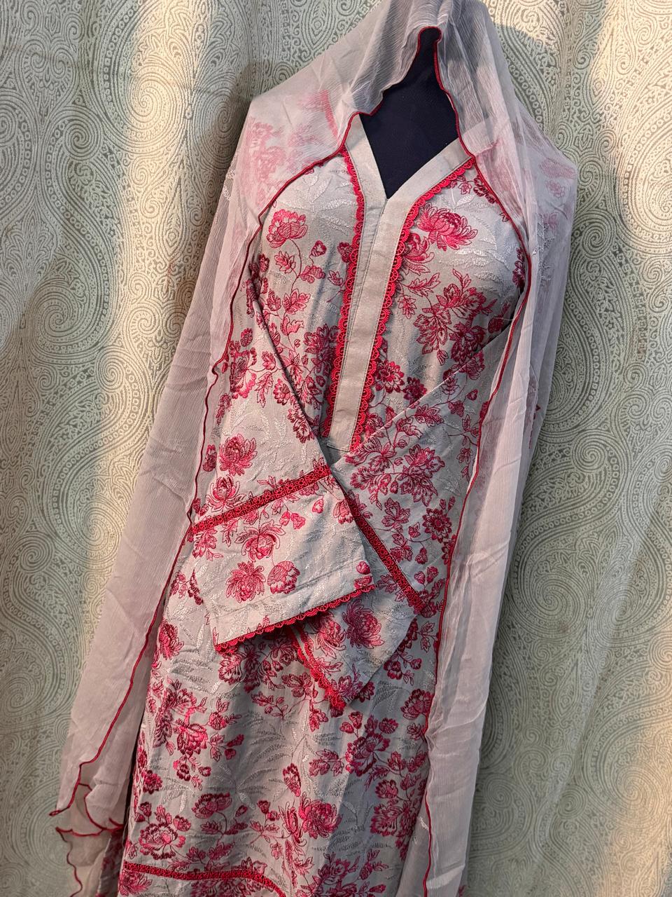 Ash Grey with Maroon Bareeze