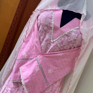 Soft pink & white Bareeze